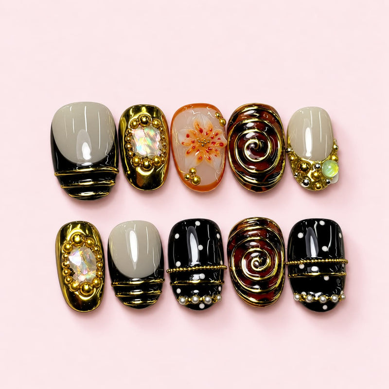 Gilded Noir Short Press-On Nails | MUOI