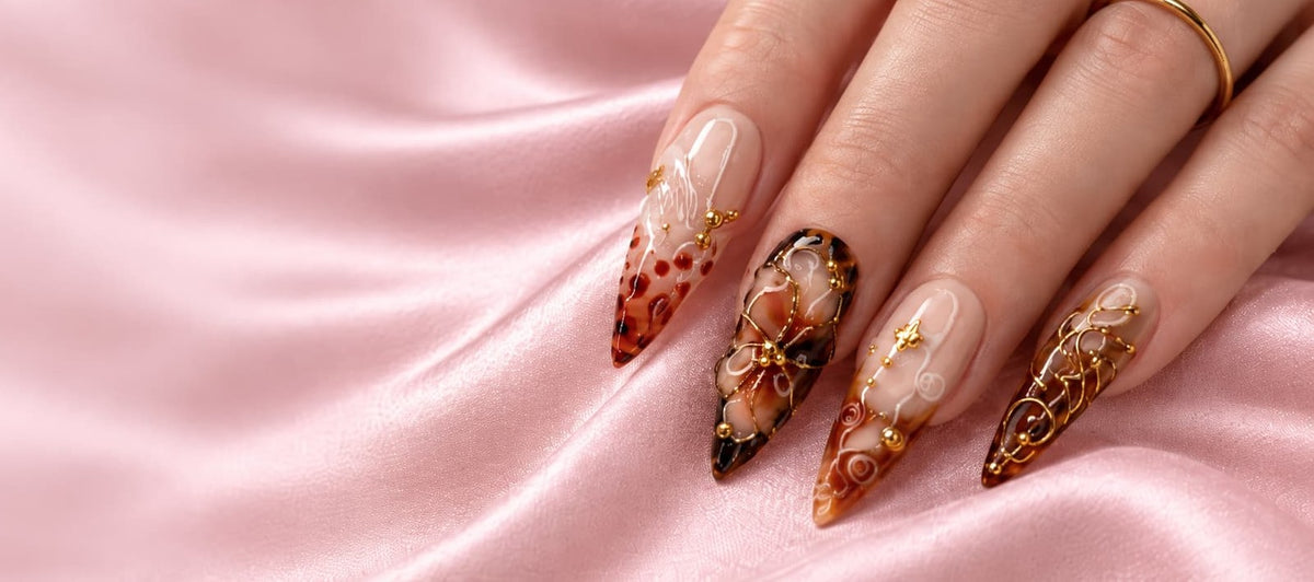 MUOI holiday nail gift